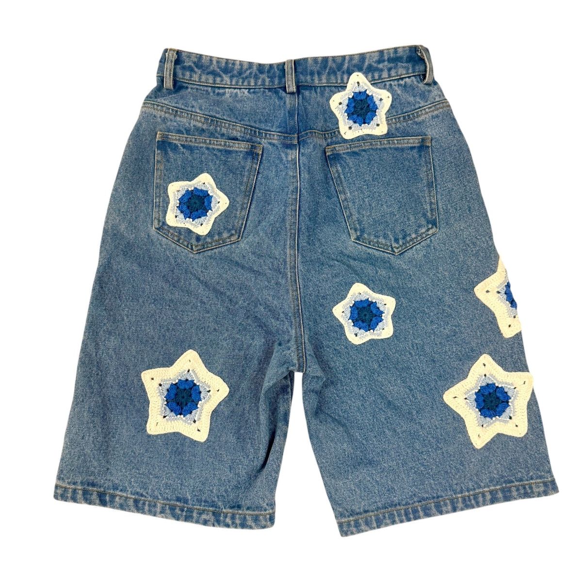 BLUE STAR CROCHET PATCH DENIM SHORTS