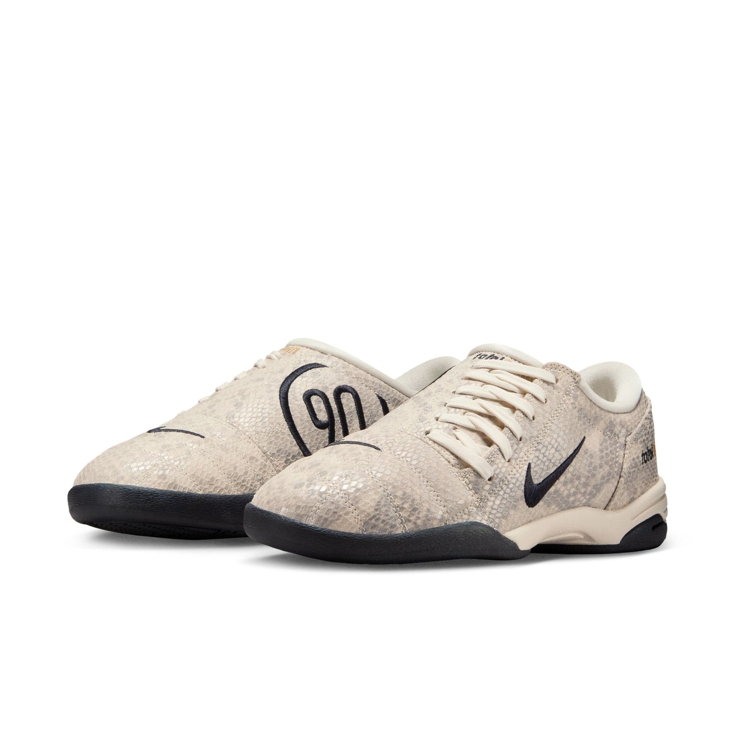 NIKE TOTAL 90 SE