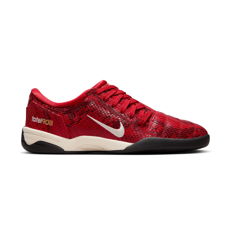 NIKE TOTAL 90 SE