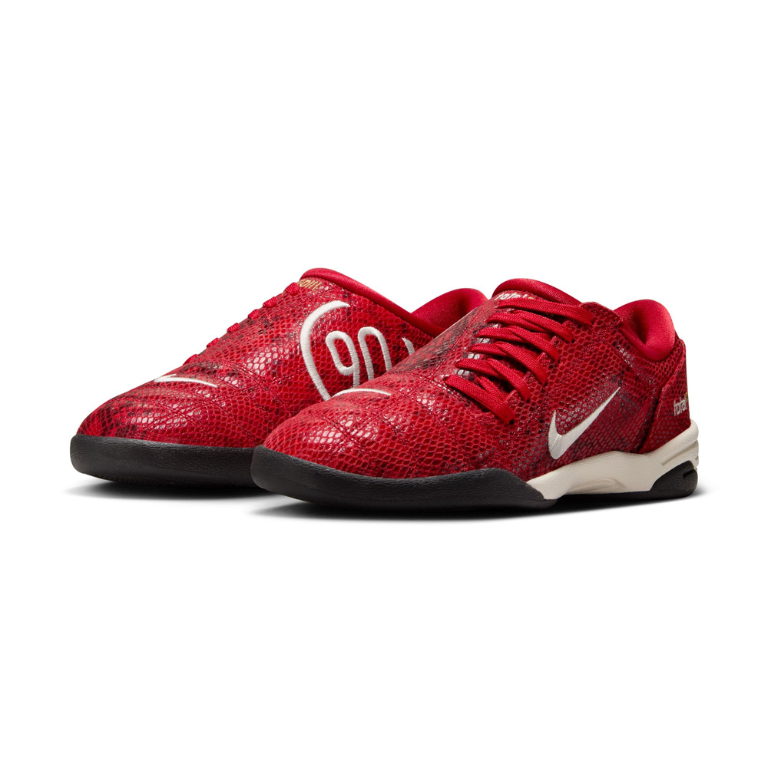 NIKE TOTAL 90 SE