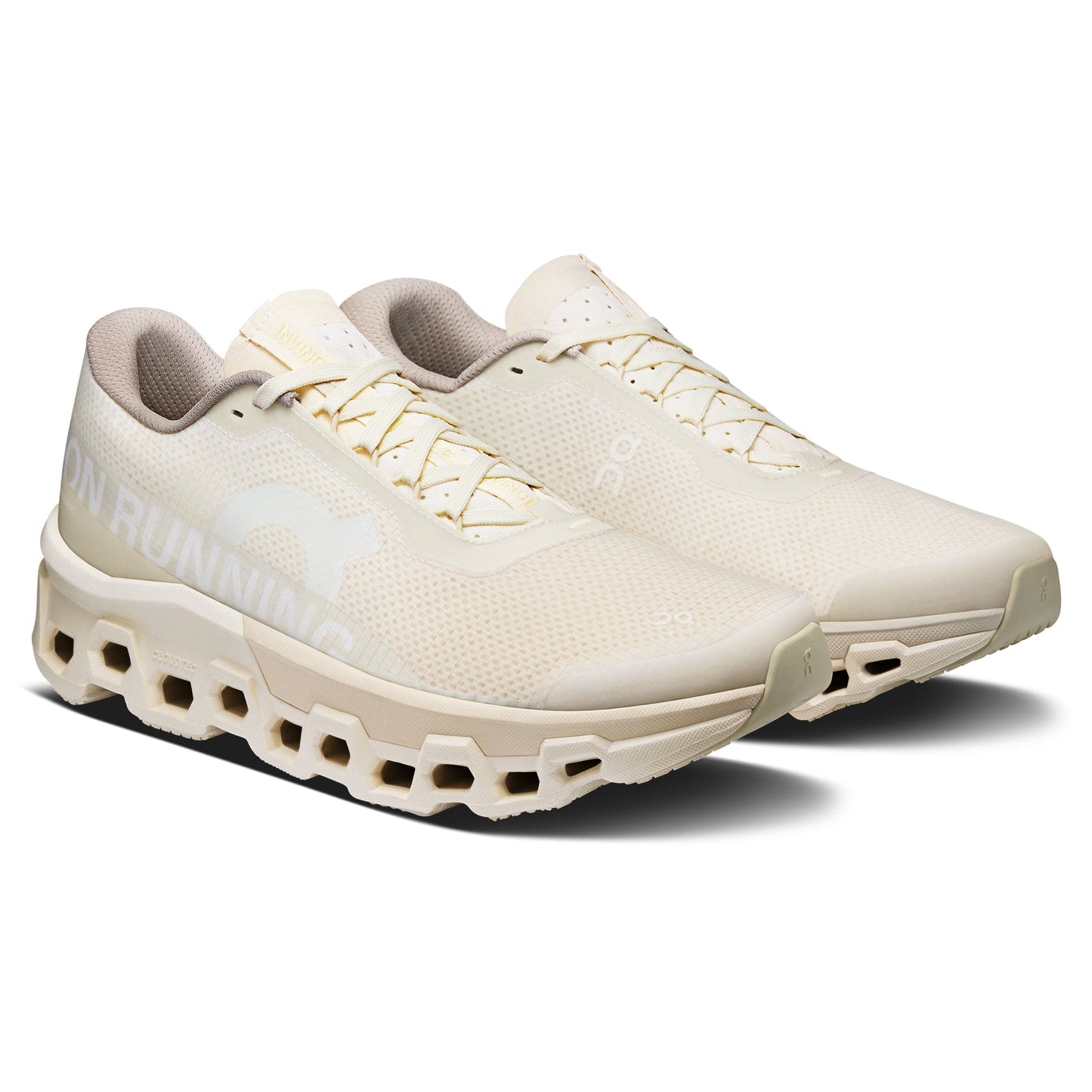 ON X INVINCIBLE CLOUDMONSTER 2 IVORY/CREAM