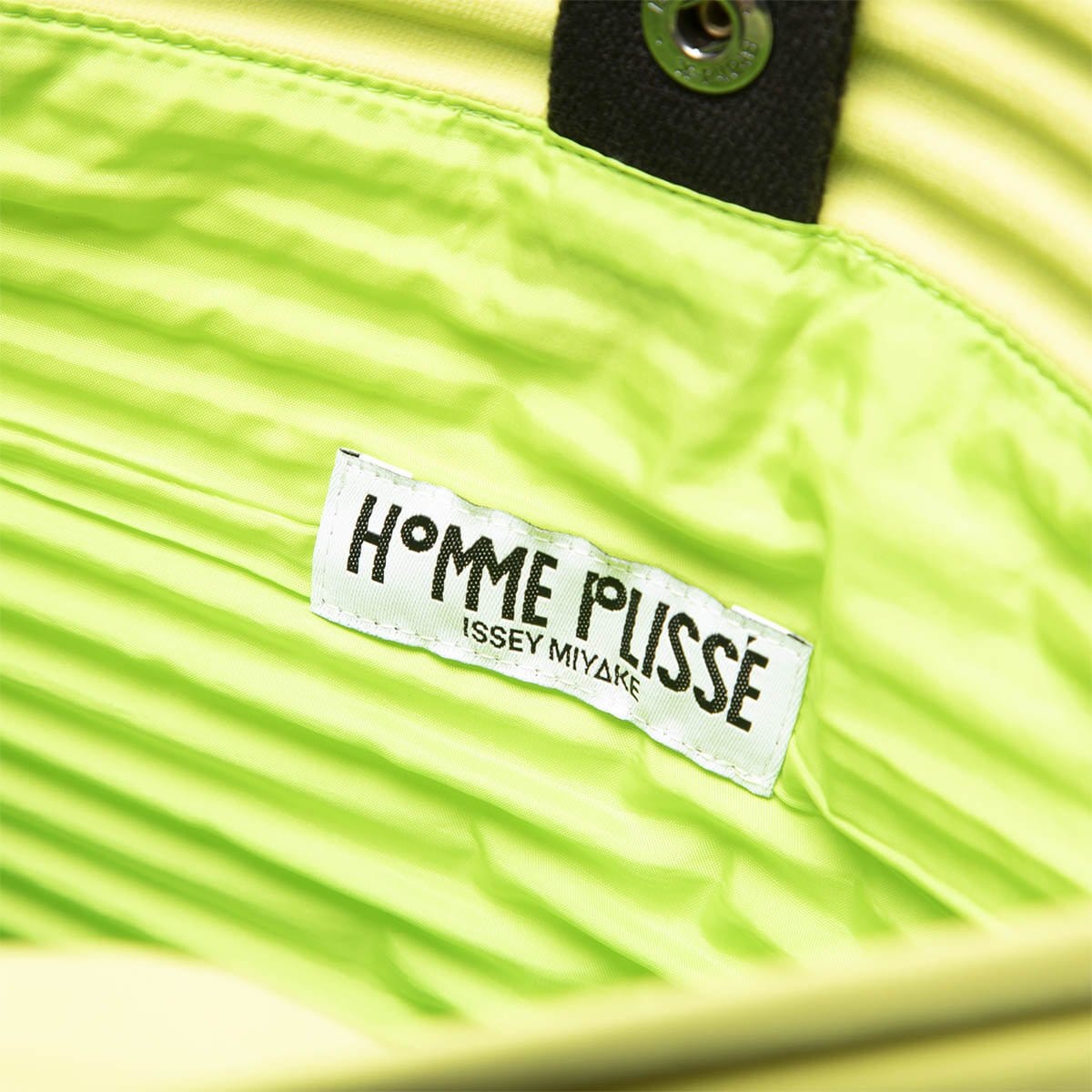 Homme Plissé Issey Miyake Bags & Accessories LIME GREEN / O/S PLEATS FLAT BAG3