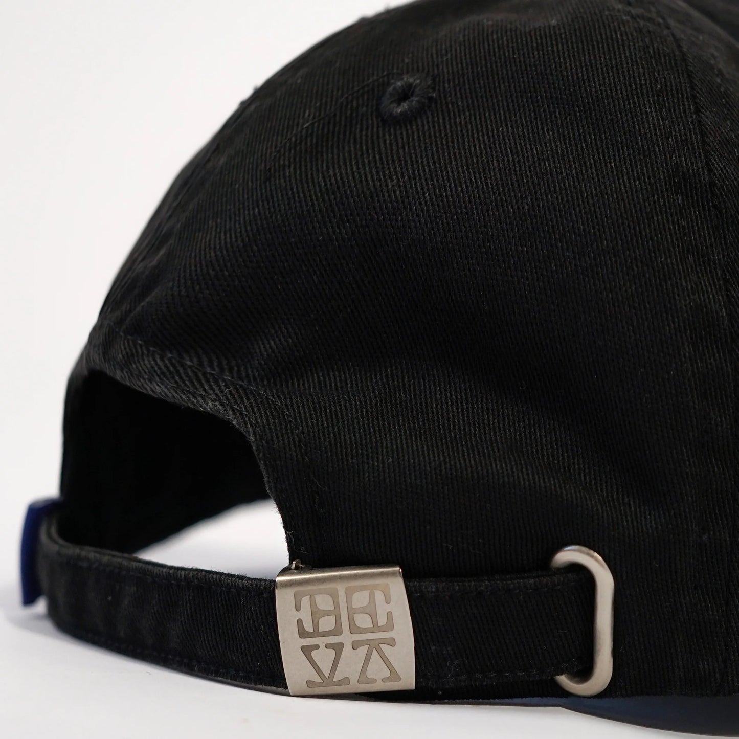CASH DISTRESSED STRAPBACK CAP