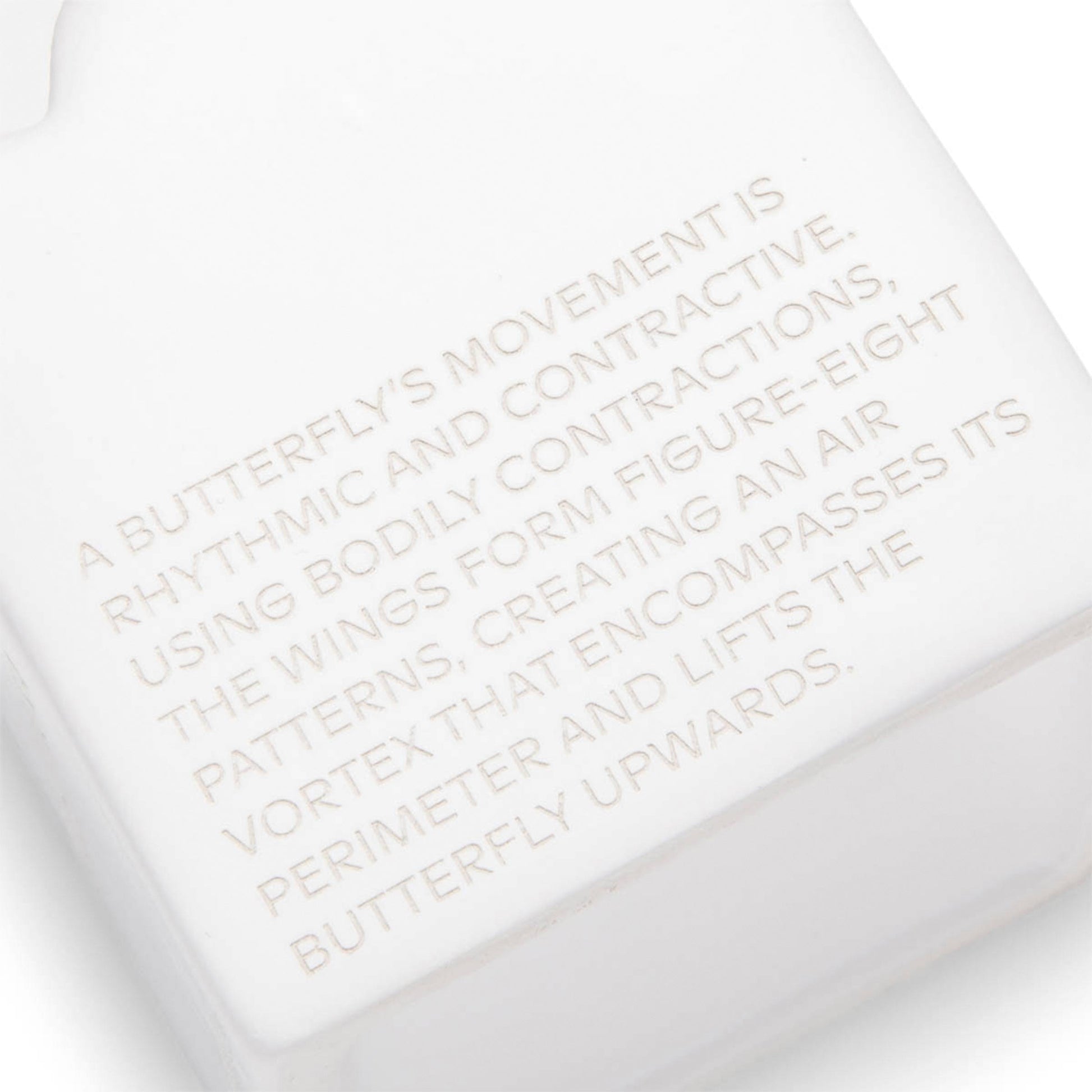 A BETTER FEELING Home WHITE / O/S VISCOUS MANUKA CERAMIC CANDLE