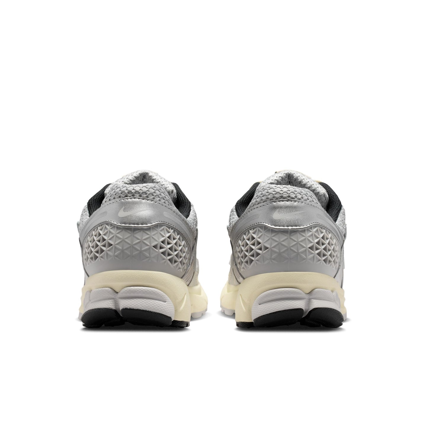 NIKE ZOOM VOMERO 5