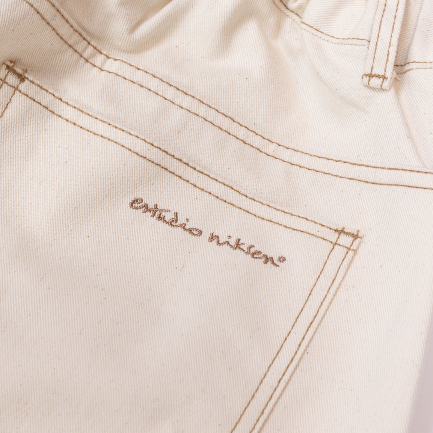 HALF-DART RAW DENIM SHORTS
