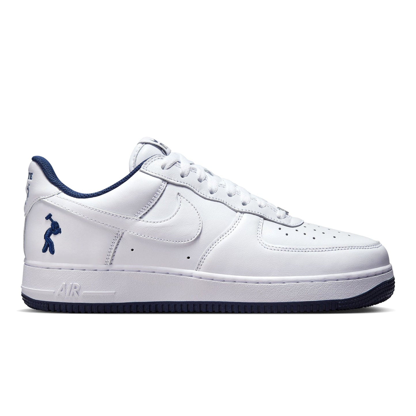 NIKEUSFORCE1WHITEWHITE MIDNIGHTNAVY DKPOWDERBLUEIB5720 100 1