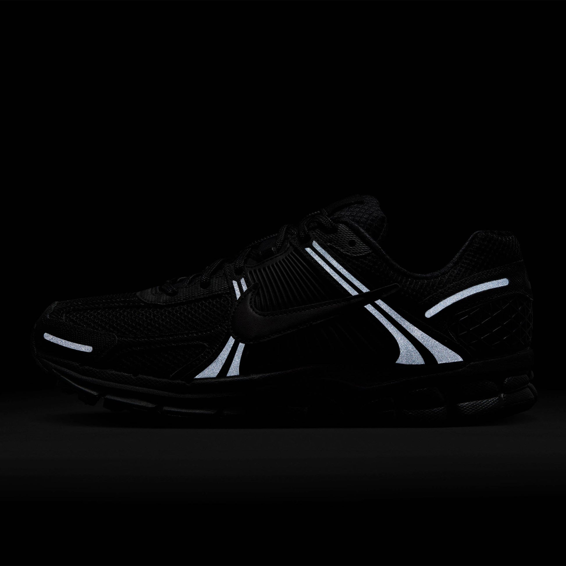 Nike Sneakers ZOOM VOMERO 5