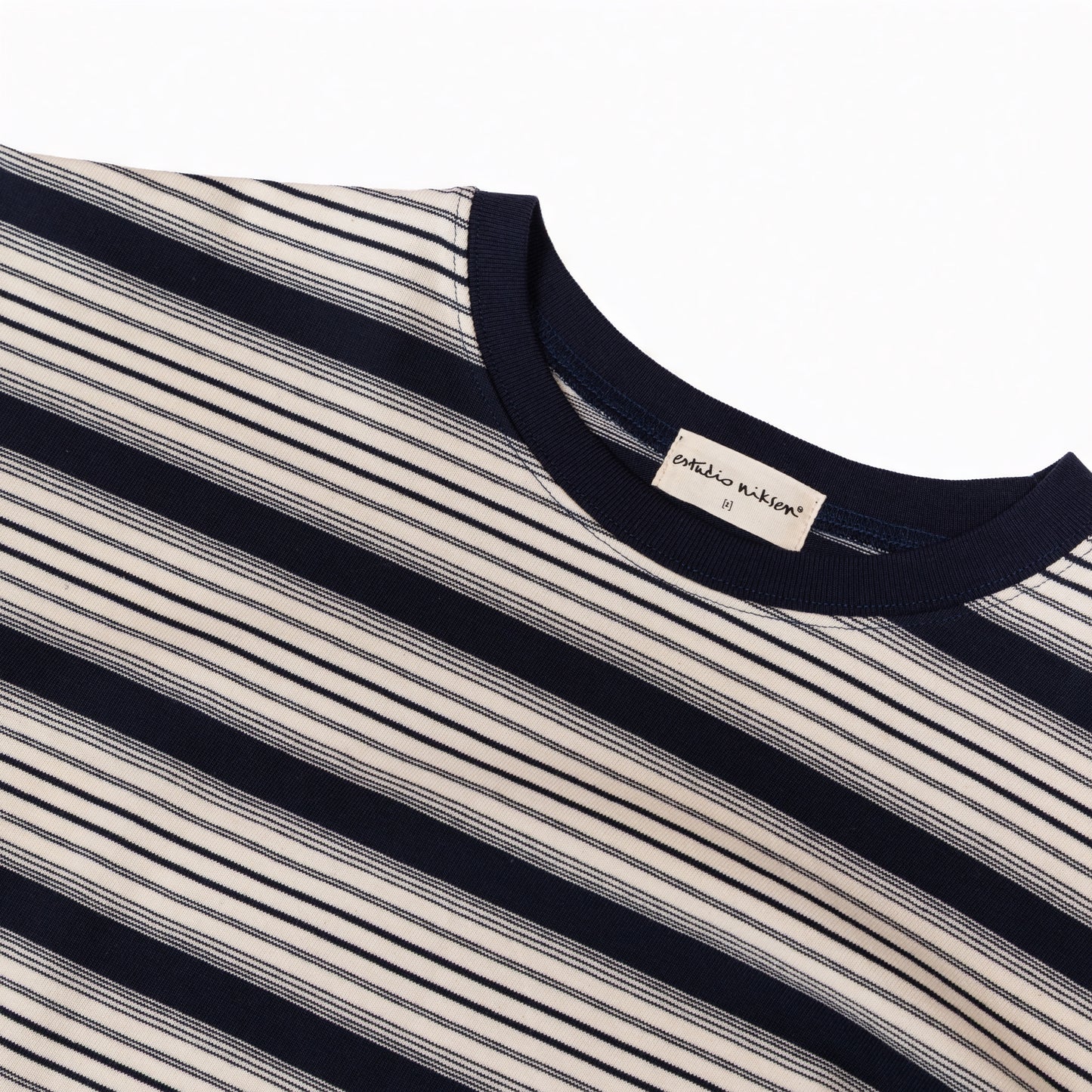 SIGNATURE CROPPED TEE