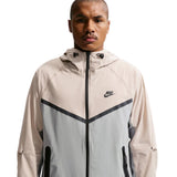 NIKE TECH MEN'S DRI-FIT WOVEN FULL-ZIP WINDRUNNER JACKET