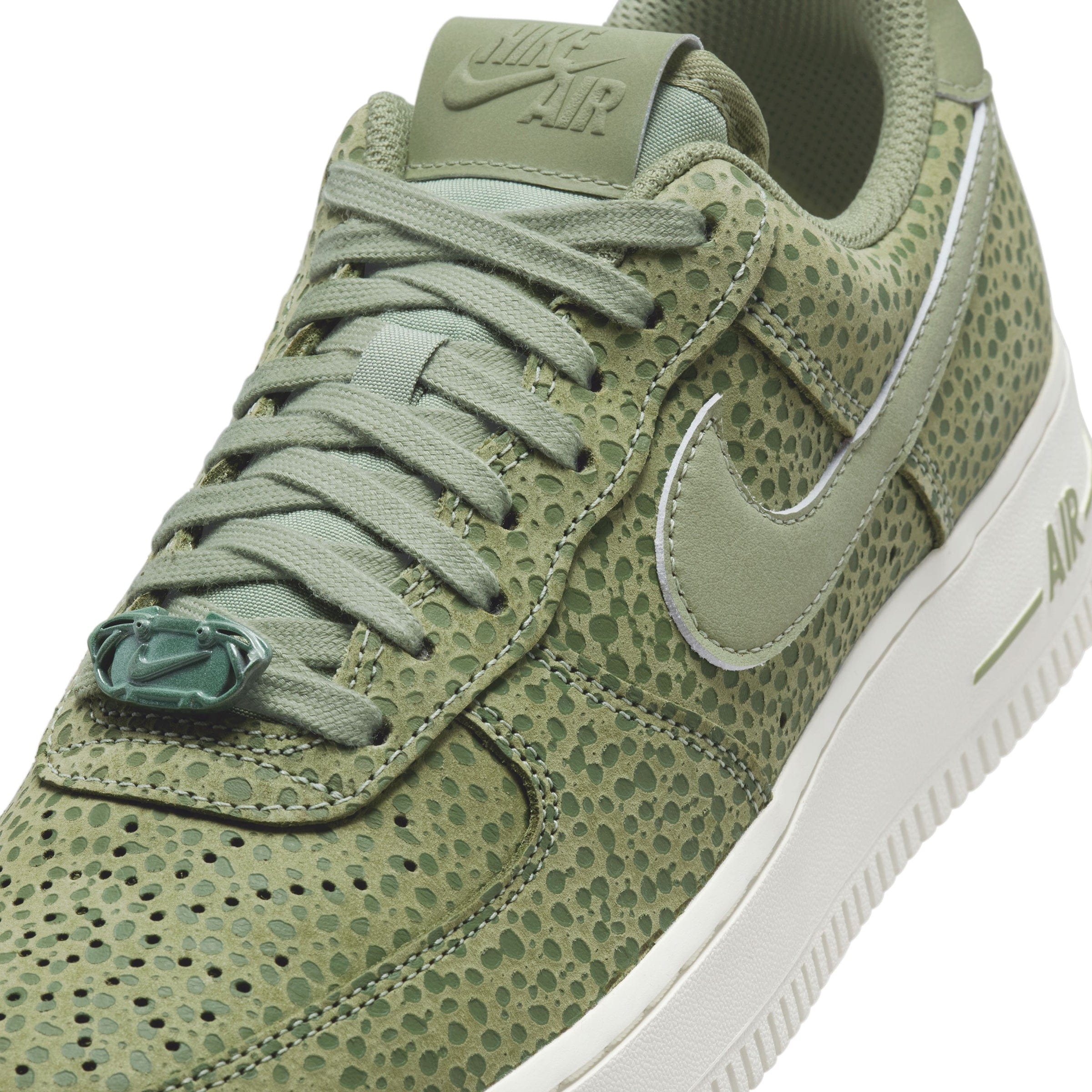 Nike Women s Air Force 1 07 Premium Sesame oil Green 6.5 Wms