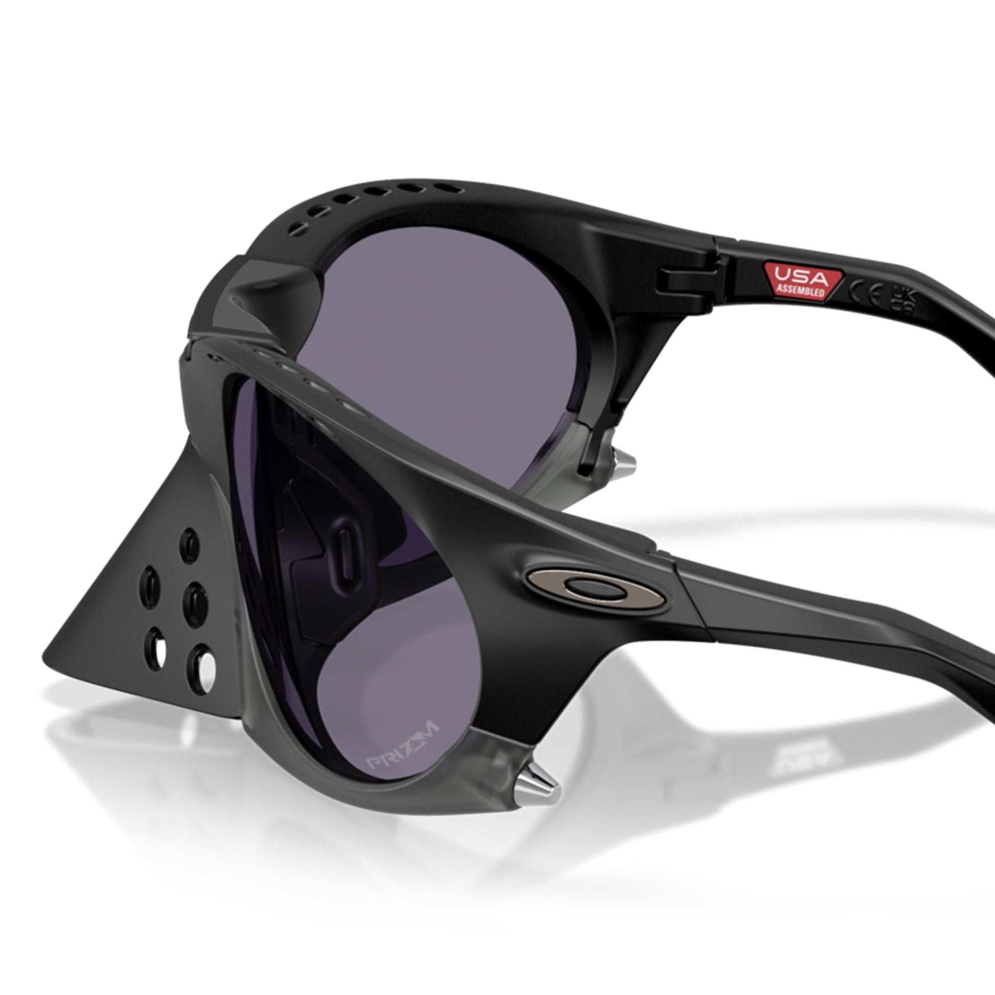 Oakley Eyewear MATTE BLACK W/ PRIZM GREY / O/S PLANTARIS