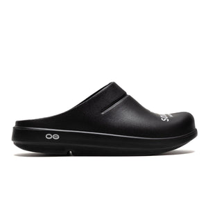 x OOFOS SIGNATURE CLOGS Black x White – Bodega