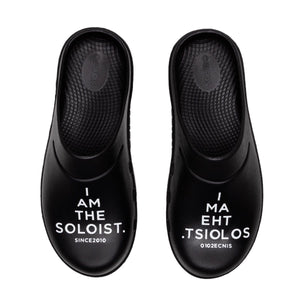 x OOFOS SIGNATURE CLOGS Black x White – Bodega