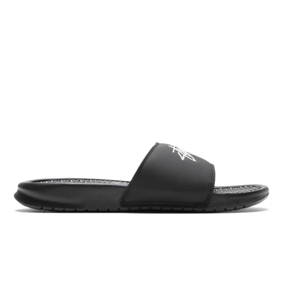 x Stussy BENASSI DC5239-001 – Bodega