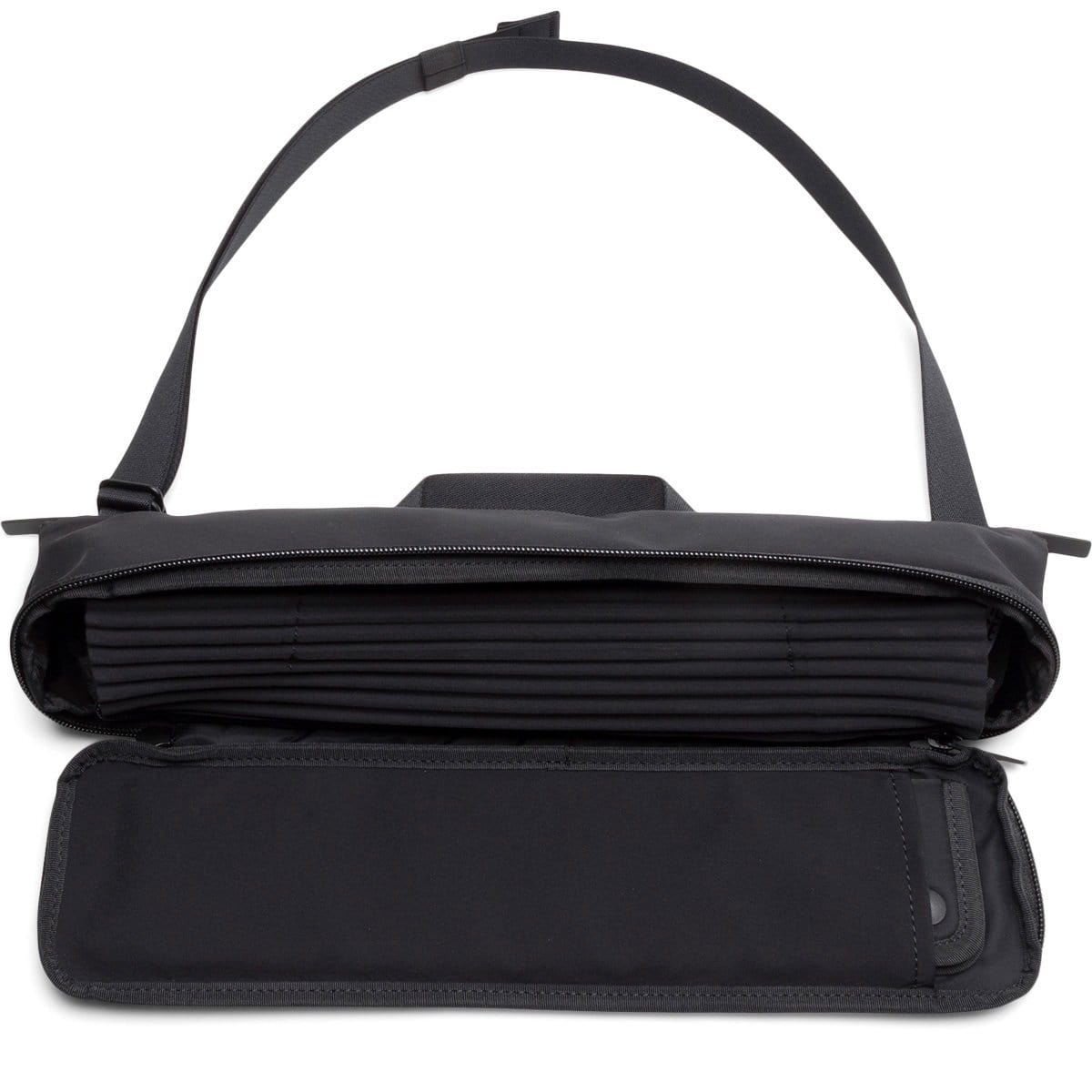 Homme Plissé Issey Miyake Bags BLACK / O/S ROLL PLEATS BAG