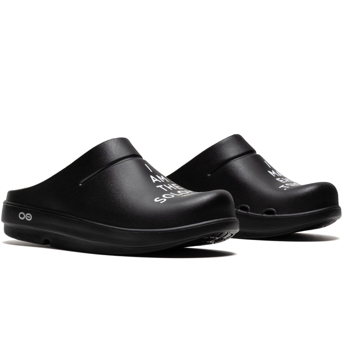 x OOFOS SIGNATURE CLOGS Black x White – IetpShops