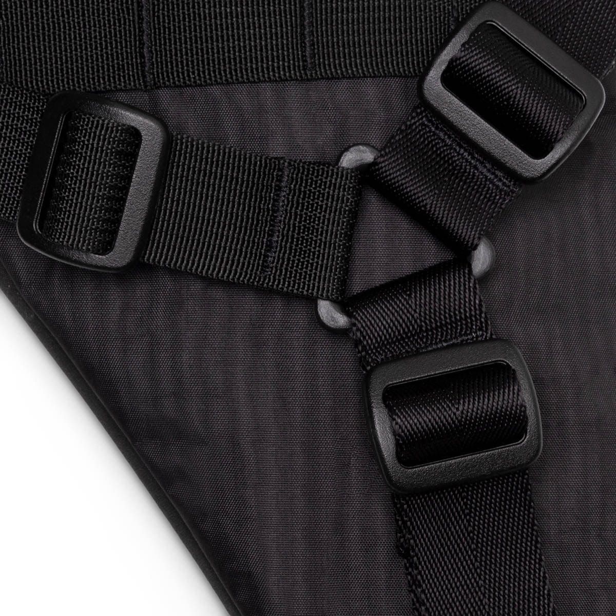 UNIT VERTICAL POUCH Black Dyneema – Bodega