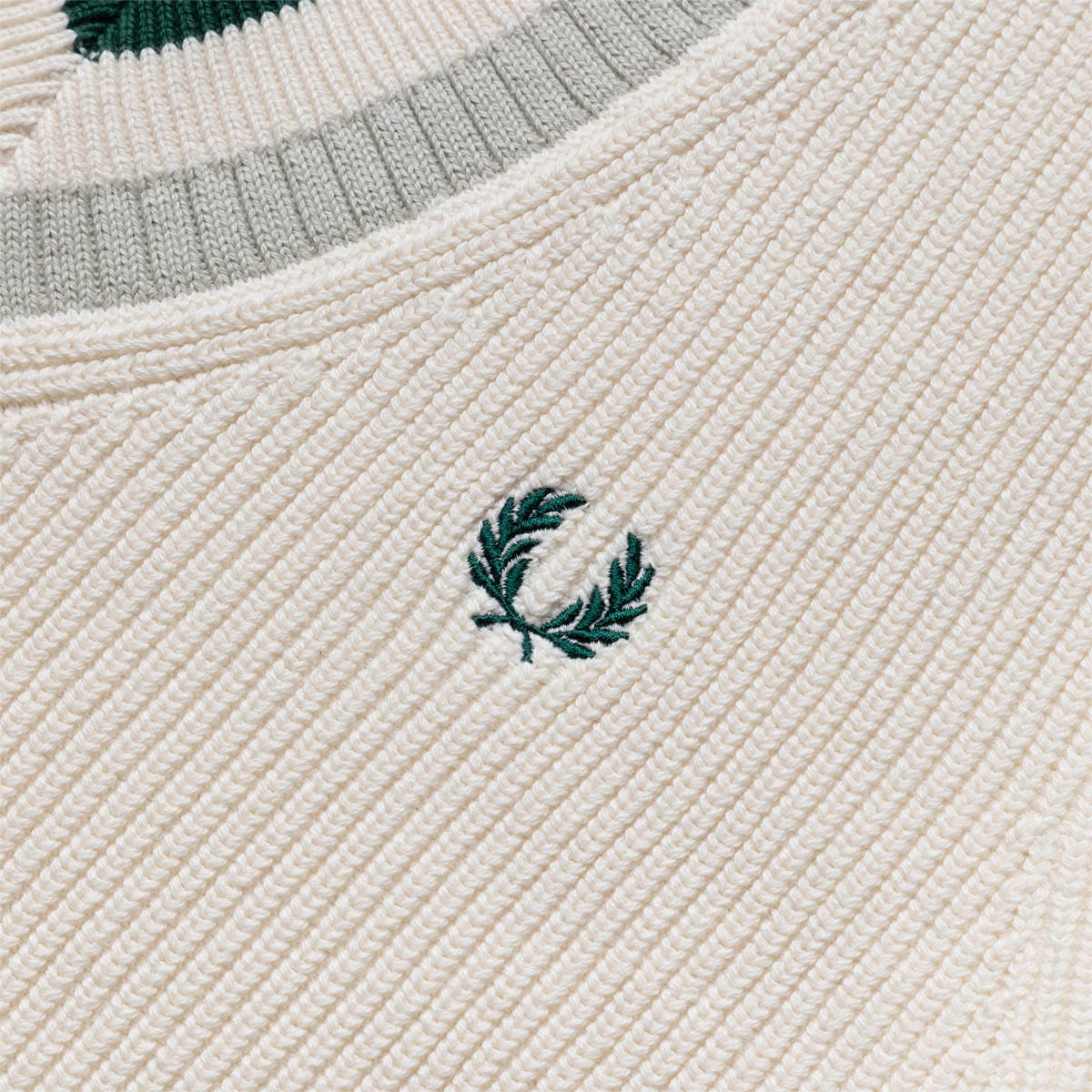 Fred Perry Knitwear STRIPED V-NECK JUMPER