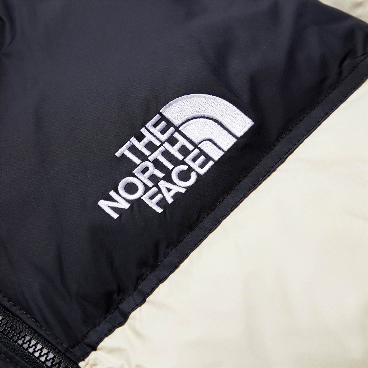 The North Face Outerwear MEN'S '96 RETRO NUPTSE JACKET