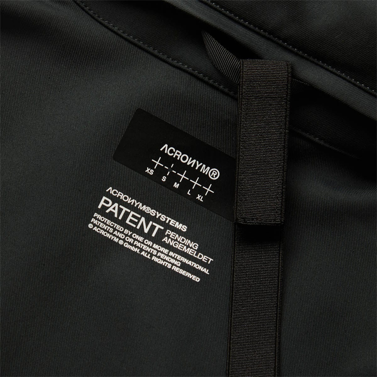 J111TS-CH BLACK | Bodega