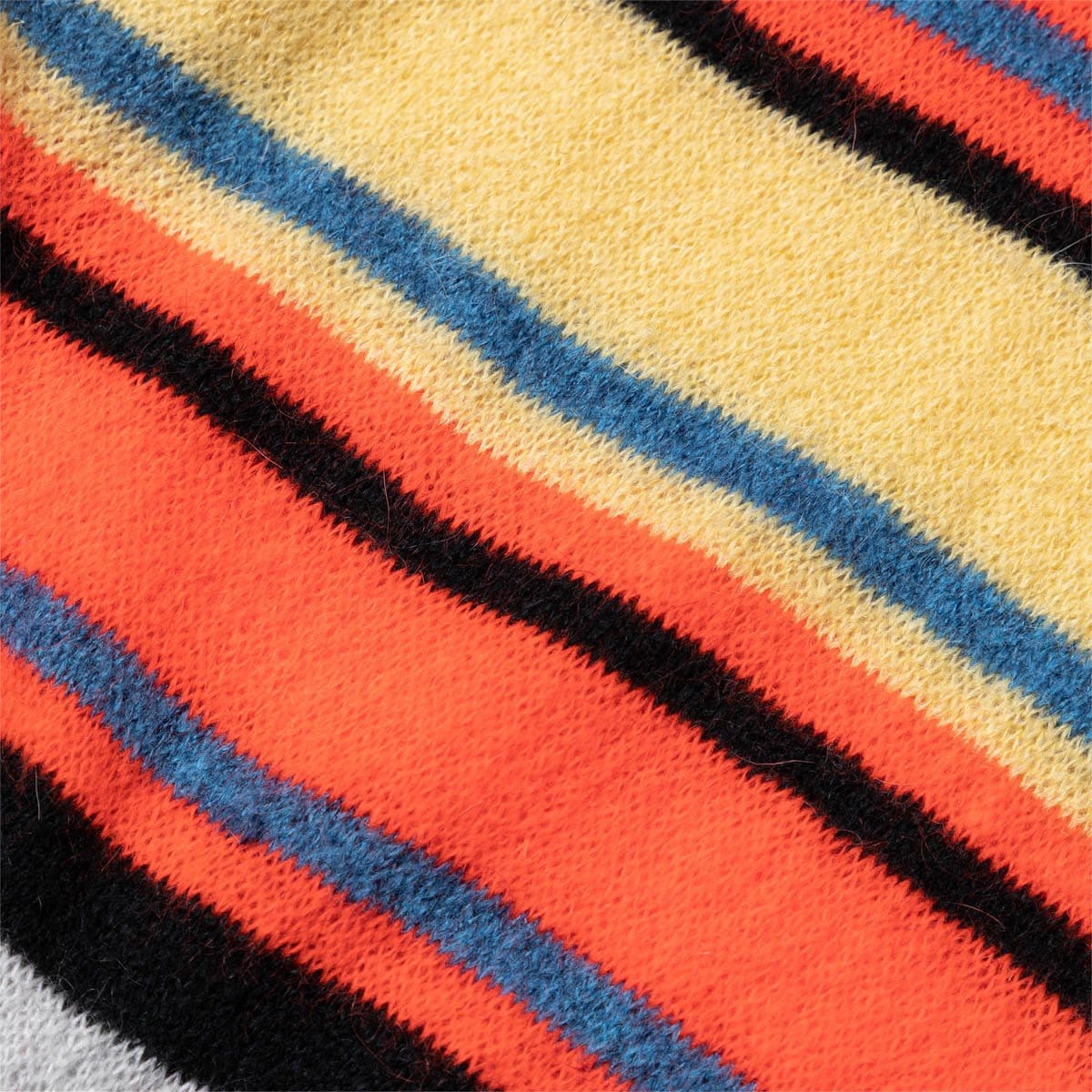 Garbstore Knitwear THE ENGLISH DIFFERENCE MULTI STRIPE CREW