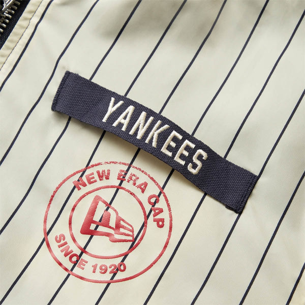 NEW ERA Men's New Era x Alpha Industries York Yankees MLB Pinstripe T-Shirt