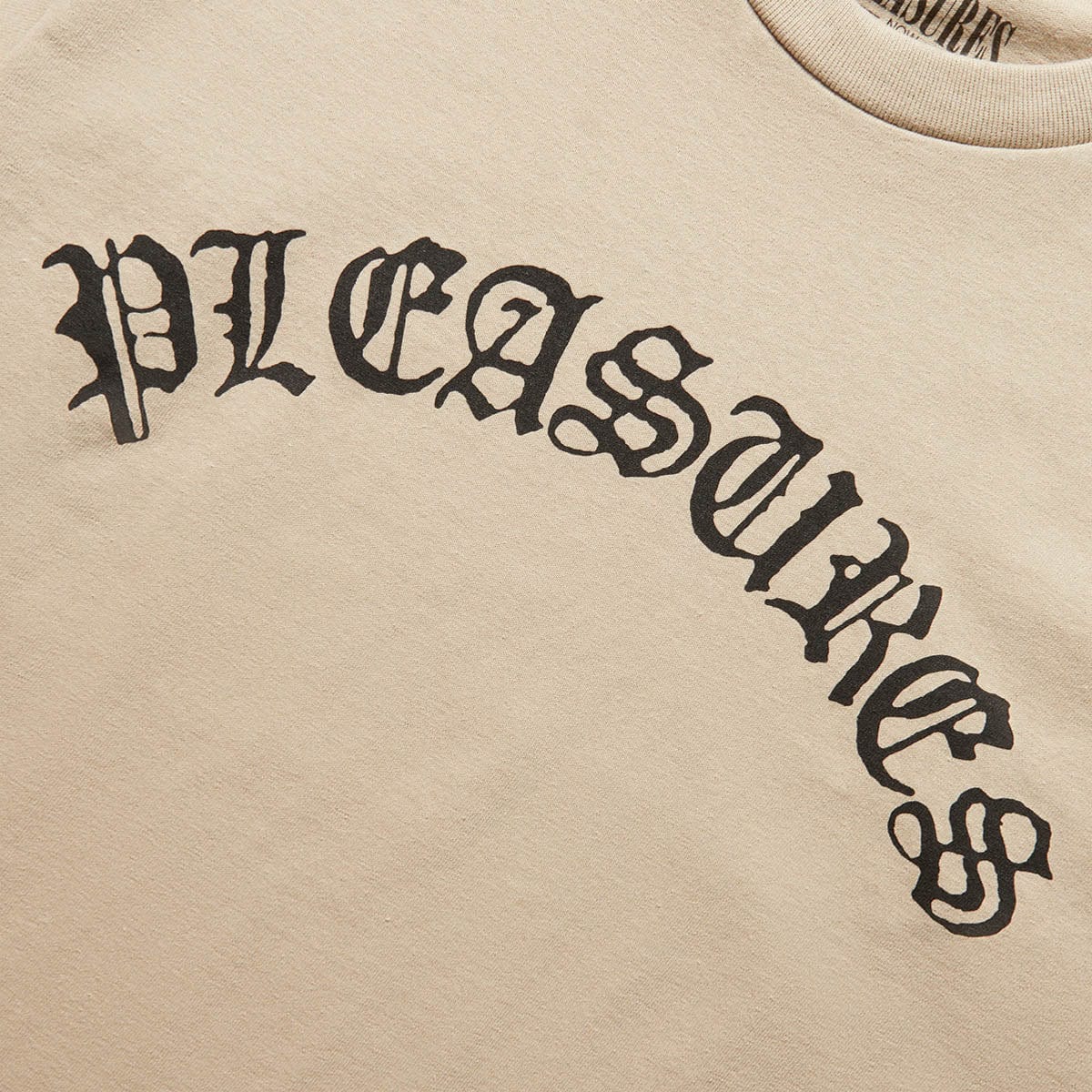 Pleasures T-Shirts OLD E LOGO T-SHIRT